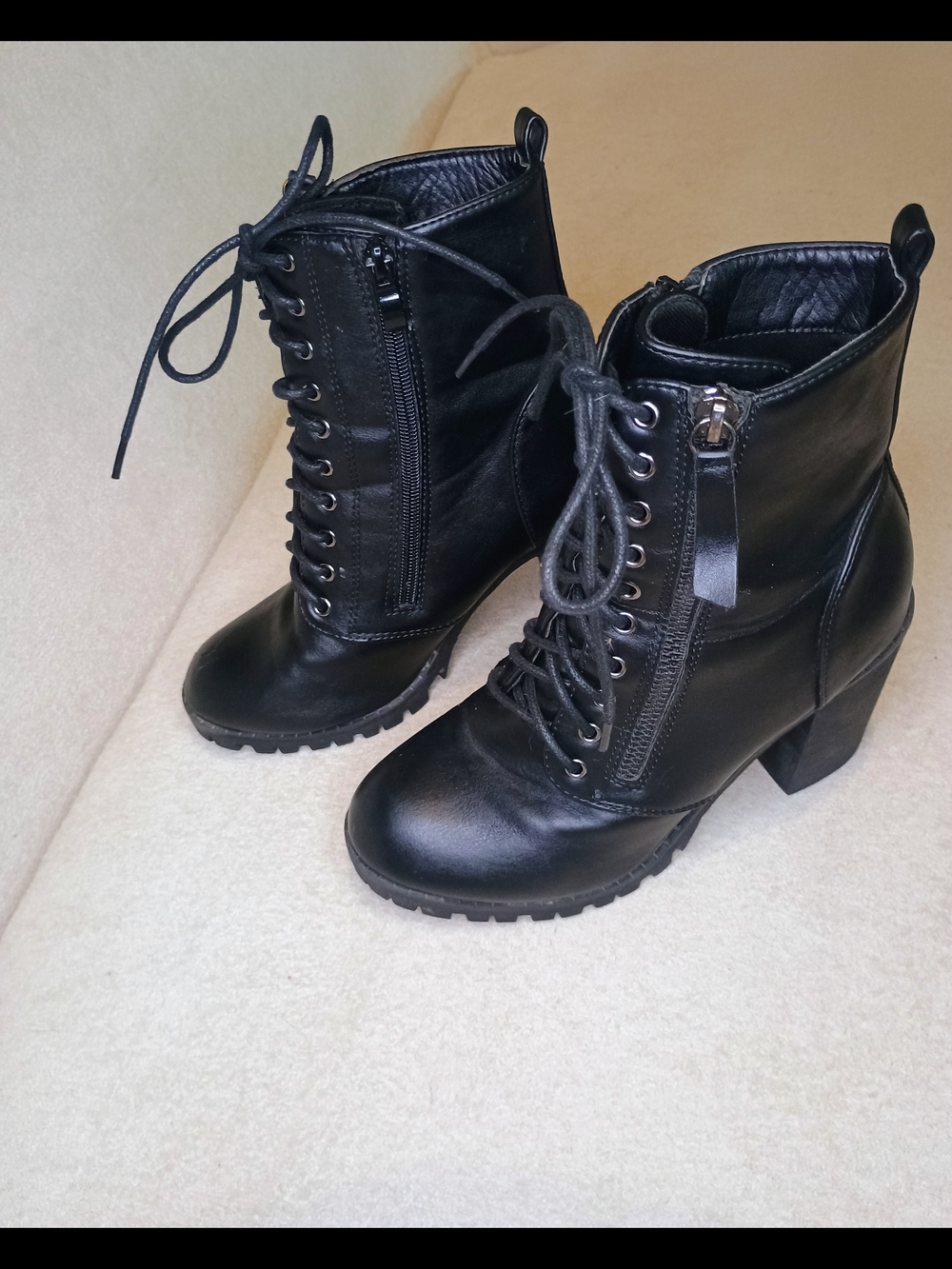Top Moda Women's Black Lace-Up Ankle Bootie Side Zip Round Toe Faux Leather 7